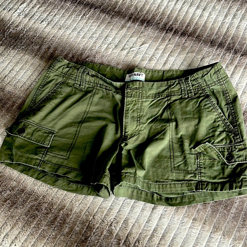 Old navy olive green cargo shorts